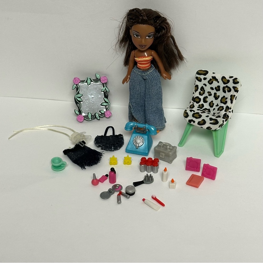 Lil' Bratz Fashion Tote SASHA Doll Outfits Accessories Chair MGA 2002